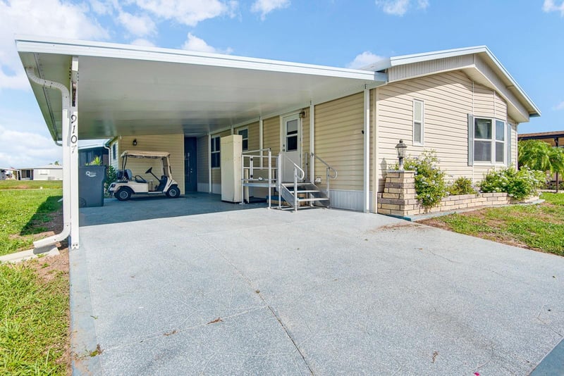 9107 34th Ave, Palmetto, FL 34221