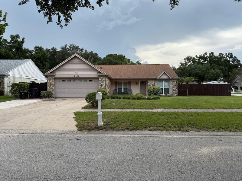 2601 Hampton Park Pl, Seffner, FL 33584