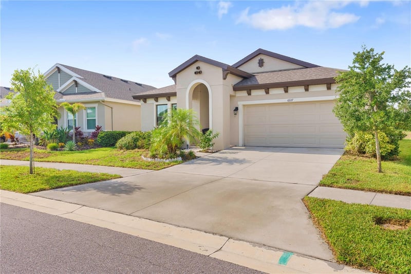 6227 Golden Nettle Dr, Apollo Beach, FL 33572