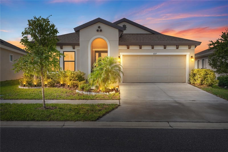 6227 Golden Nettle Dr, Apollo Beach, FL 33572