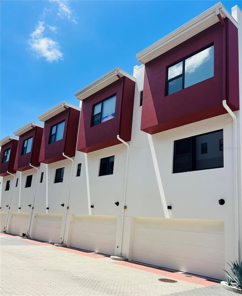 136 8th St, St Petersburg, FL 33701