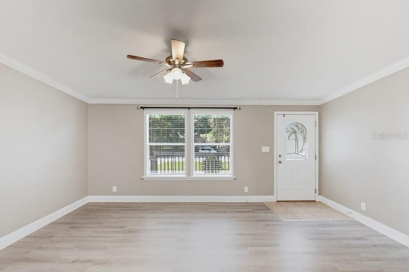 2516 Mobilaire Dr, Lutz, FL 33559