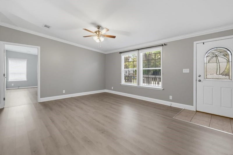 2516 Mobilaire Dr, Lutz, FL 33559