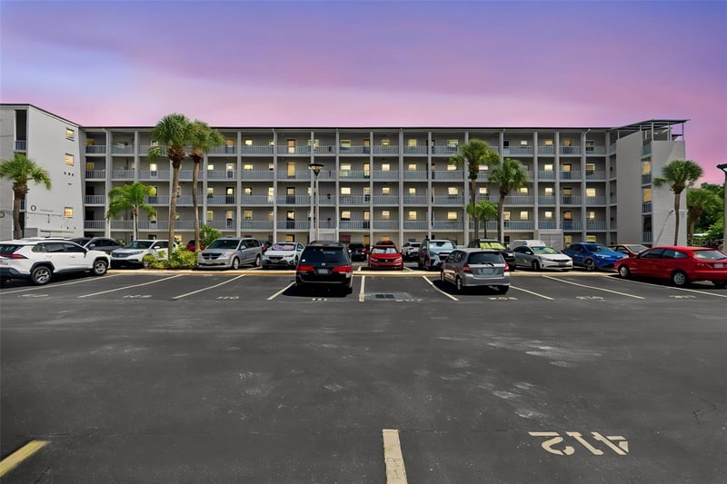 3074 Lake Bayshore Dr #O-120, Bradenton, FL 34205