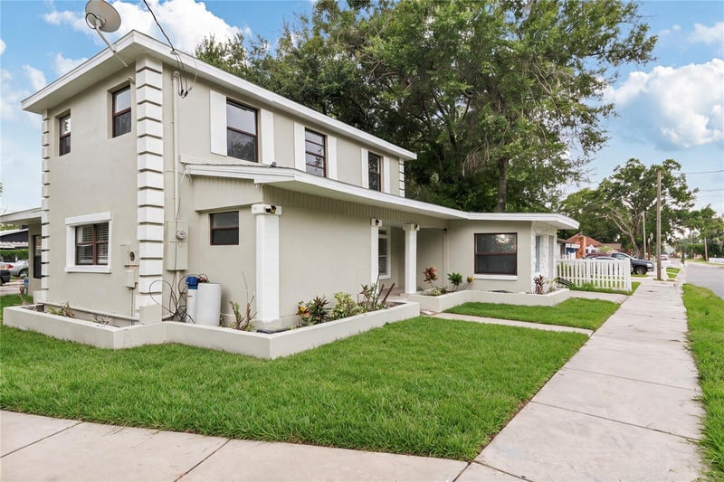 1325 Laura St, Plant City, FL 33563