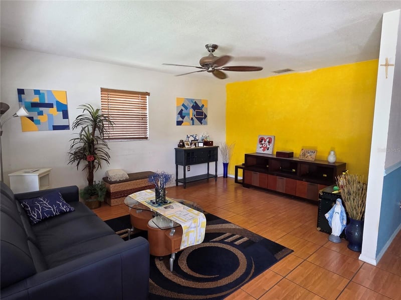 9272 51st St, Pinellas Park, FL 33782