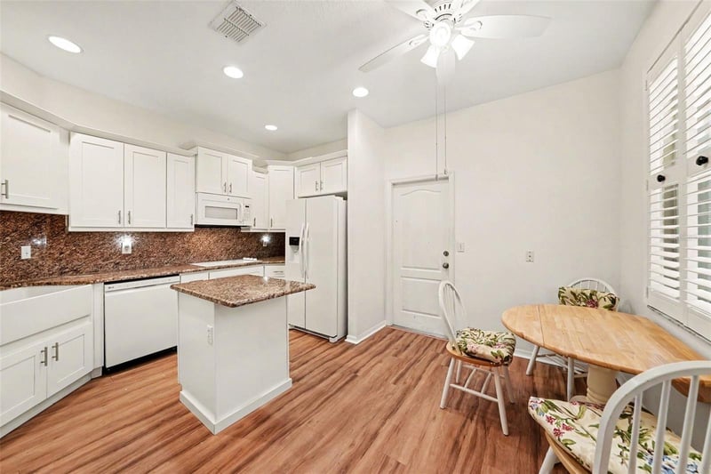 1050 Starkey Rd #2403, Largo, FL 33771