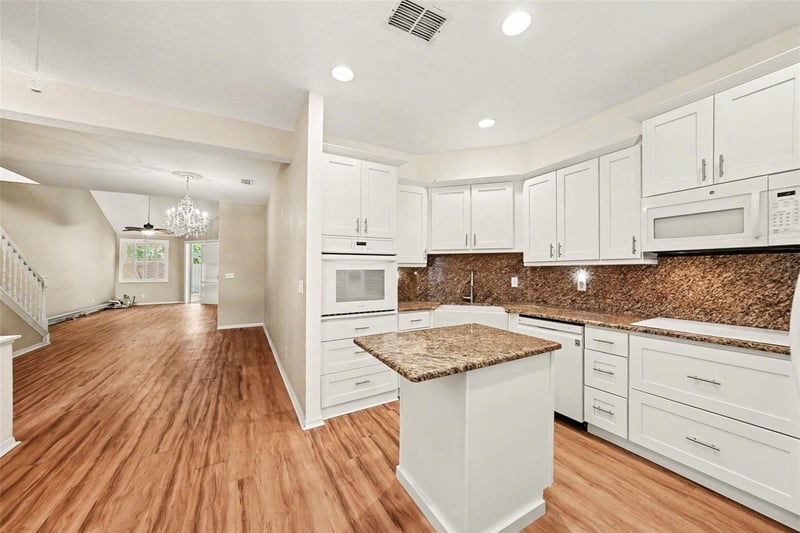 1050 Starkey Rd #2403, Largo, FL 33771