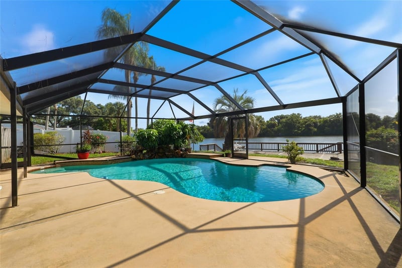 6811 Twelve Oaks Blvd, Tampa, FL 33624