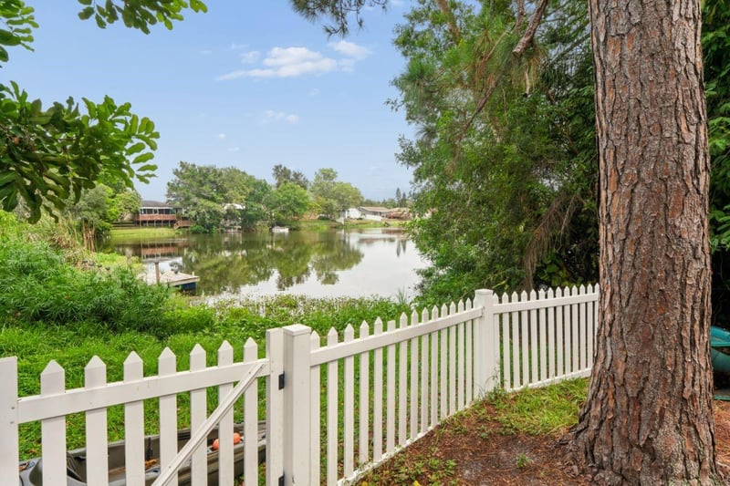 1211 Crossbow Ln, Tarpon Springs, FL 34689