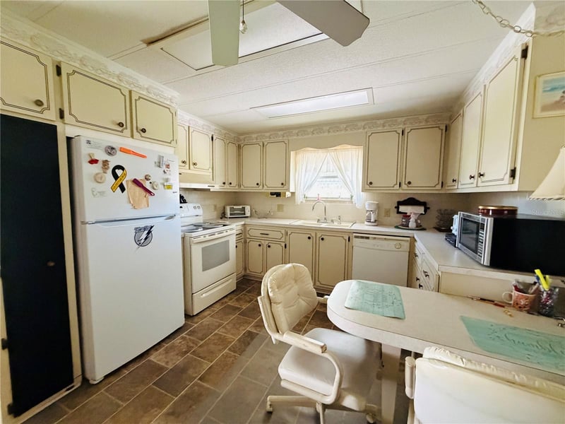 2331 Belleair Rd #206, Clearwater, FL 33764