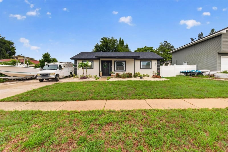 1435 Burning Tree Rd, Tarpon Springs, FL 34689