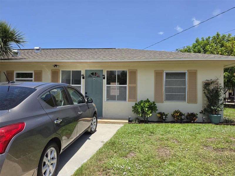 121 Bay St, Tarpon Springs, FL 34689