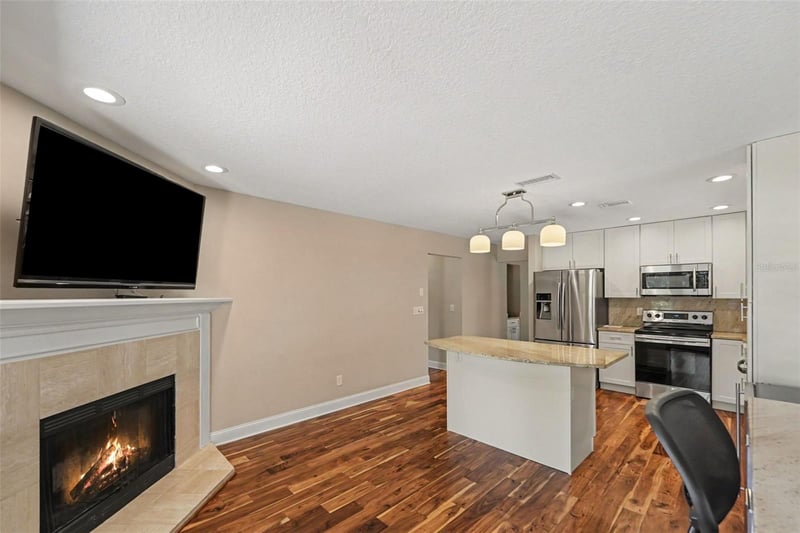 1683 Watermark Cir NE, St Petersburg, FL 33702