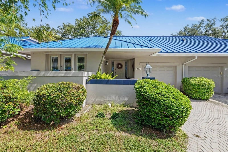 1683 Watermark Cir NE, St Petersburg, FL 33702