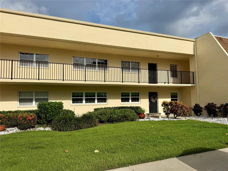 7880 Palm Aire Ln #203, Sarasota, FL 34243
