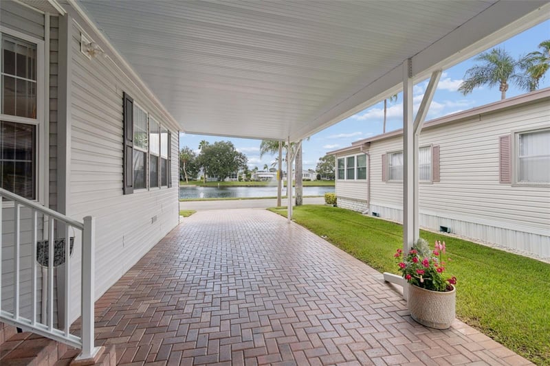 18 Mountain Laurel Dr, Palm Harbor, FL 34684