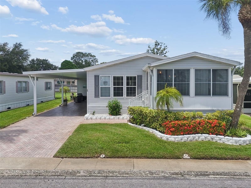 18 Mountain Laurel Dr, Palm Harbor, FL 34684