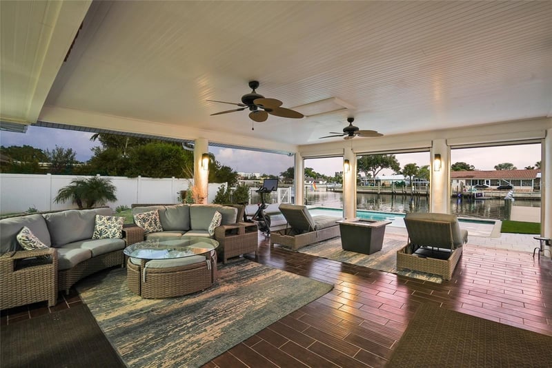 3896 42nd Ave, St Petersburg, FL 33711