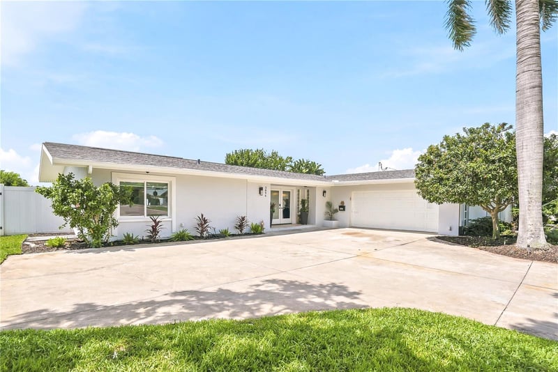 3896 42nd Ave, St Petersburg, FL 33711