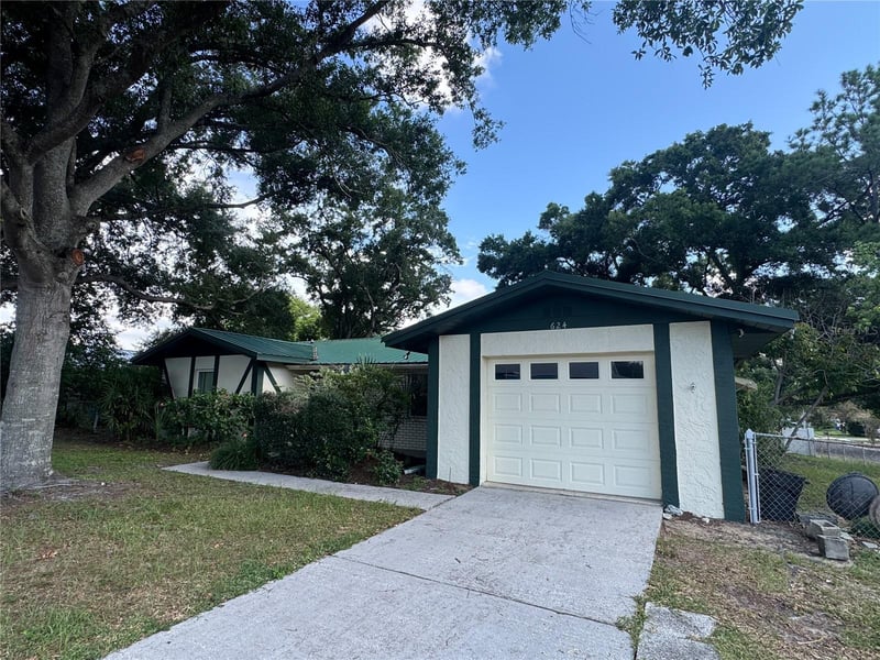 624 Wood Rd, Seffner, FL 33584