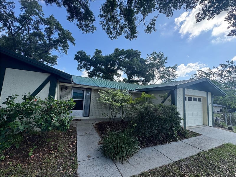 624 Wood Rd, Seffner, FL 33584