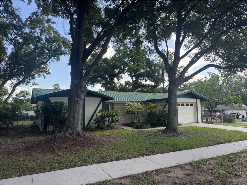 624 Wood Rd, Seffner, FL 33584