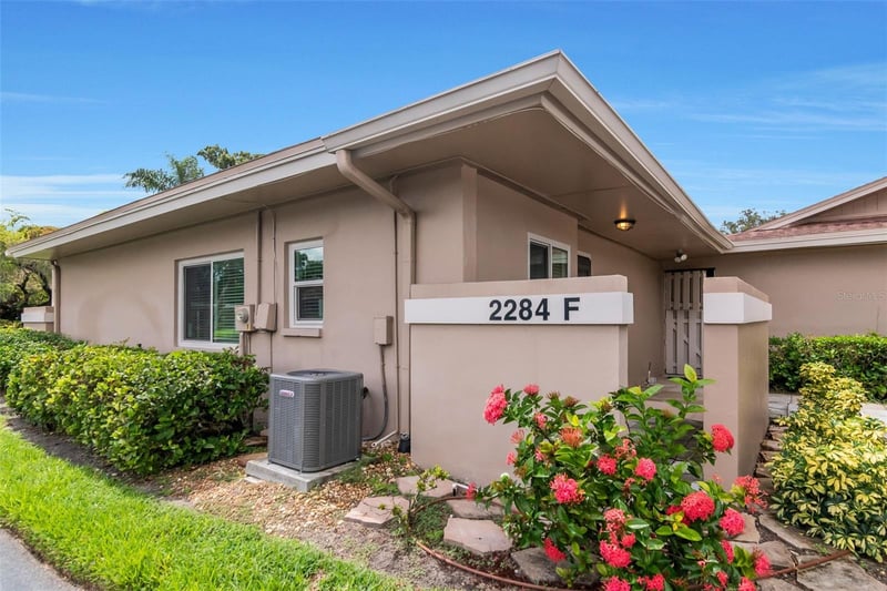 2284 Oak Neck Rd #F, Clearwater, FL 33763