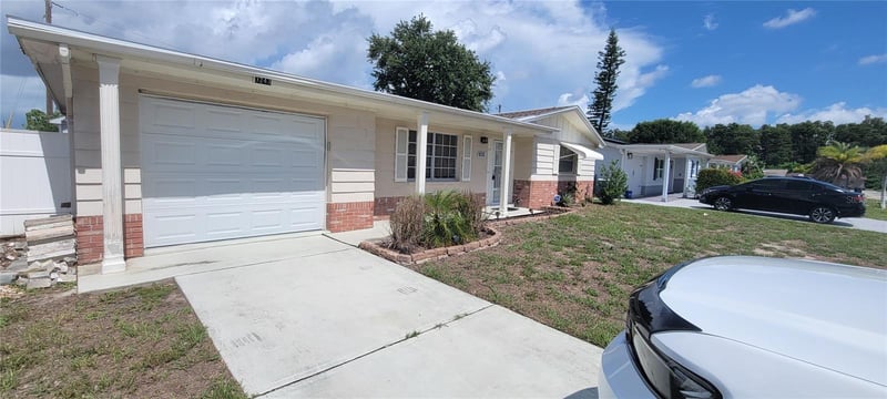 3243 Bayport Dr, Holiday, FL 34691