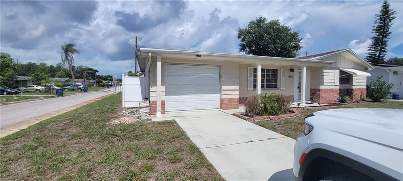 3243 Bayport Dr, Holiday, FL 34691