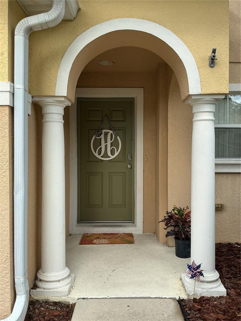 5308 Aloha Seed Dr, Seffner, FL 33584