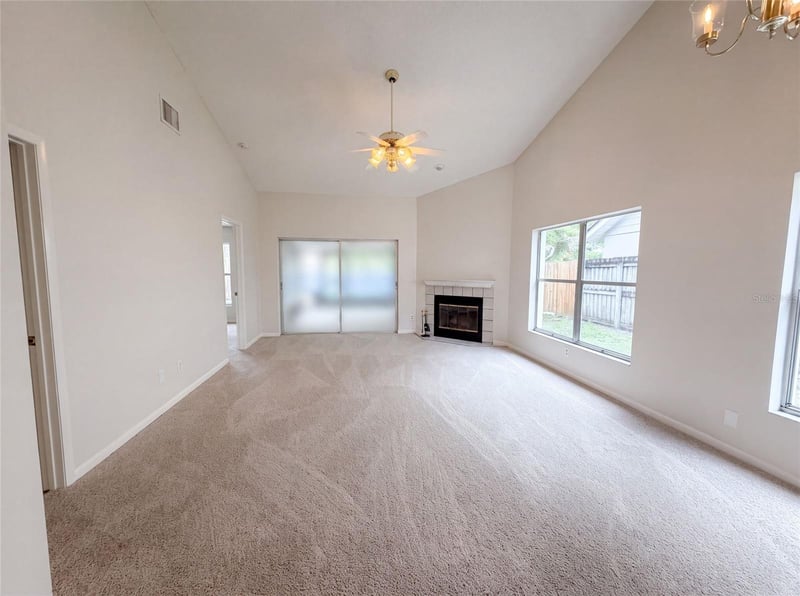 8613 Cottonway Ln, Tampa, FL 33635