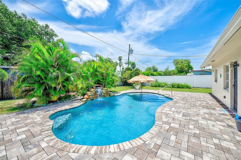 929 Britton St, Largo, FL 33770