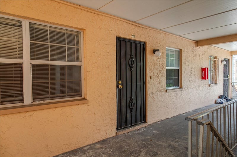 4718 Joseph Ct #220, Tampa, FL 33614