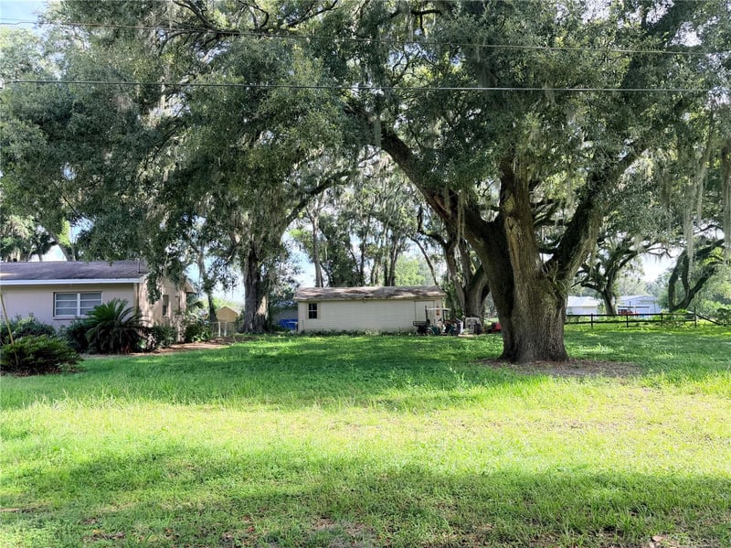 2028 Pleasant Acre Dr, Plant City, FL 33566