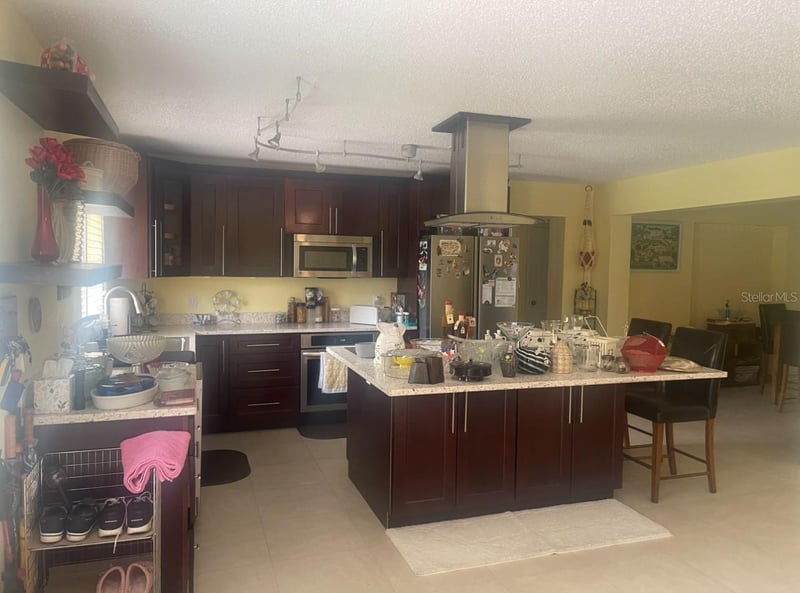 331 Shore Dr, Oldsmar, FL 34677