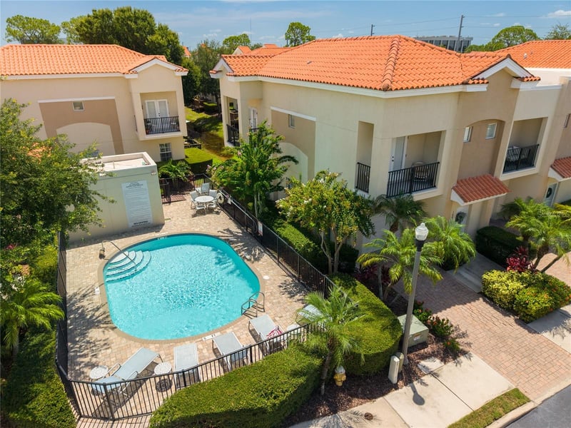 10015 6th St, St Petersburg, FL 33702