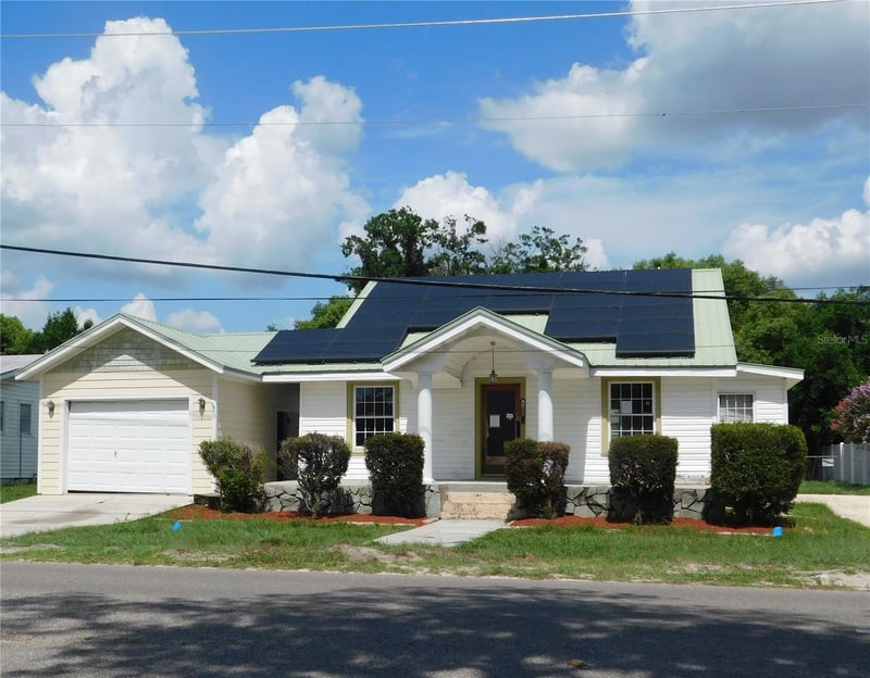 6400 12th St, Zephyrhills, FL 33542