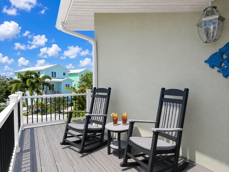 140 50th St, Holmes Beach, FL 34217