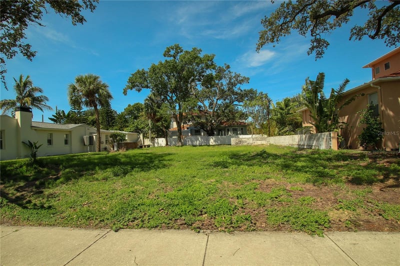 424 Channel Dr, Tampa, FL 33606