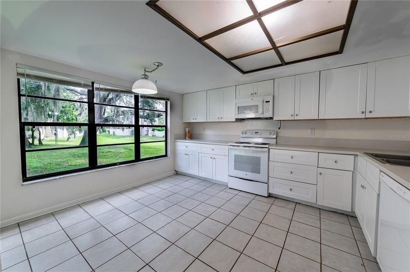 7873 Niagara Ave #1803, Tampa, FL 33617