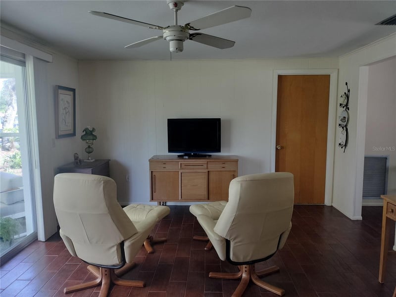 39133 5th Ave, Zephyrhills, FL 33542