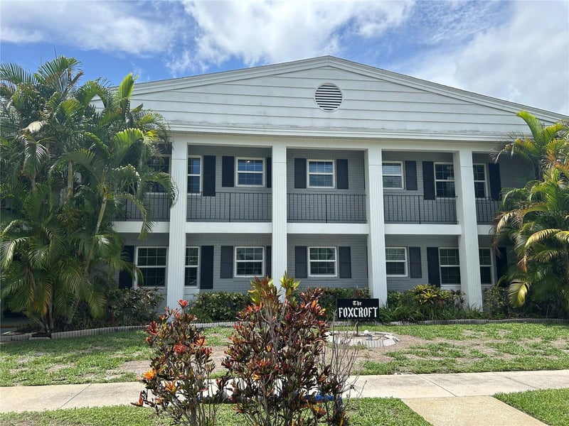 300 35th Ave #F8, St Petersburg, FL 33704