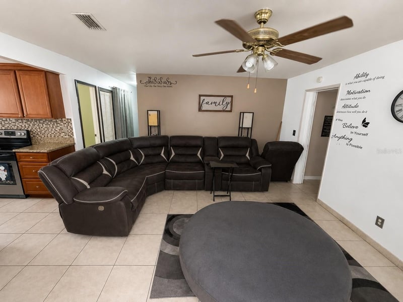7507 Caracas St, Tampa, FL 33615