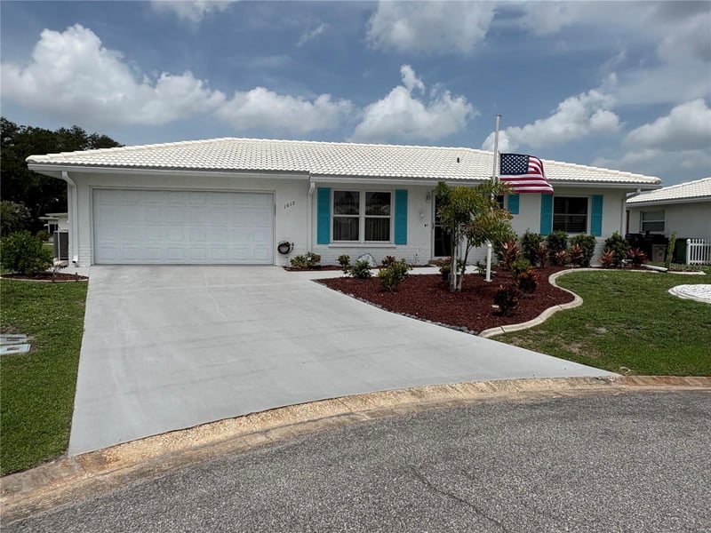 1612 Elmwood Dr, Bradenton, FL 34208