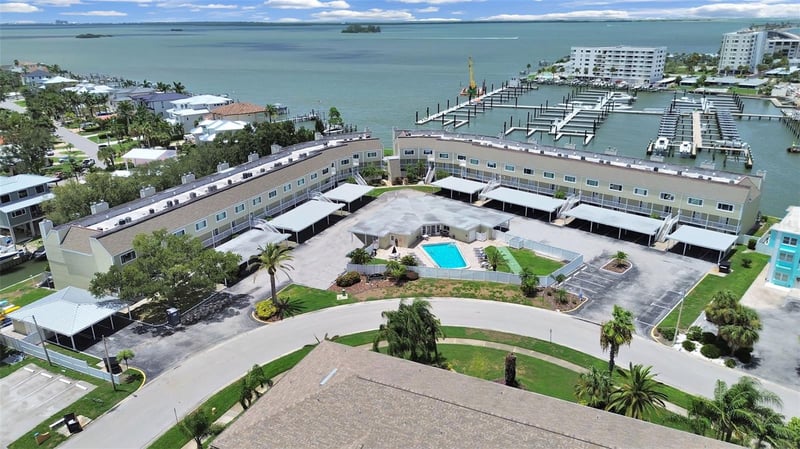 433 Paula Dr #18, Dunedin, FL 34698