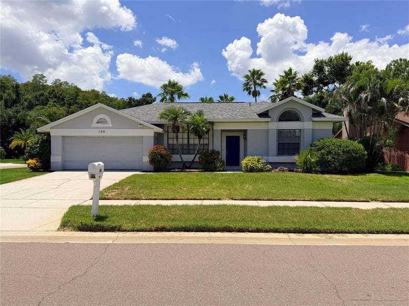 588 Hollowtree Pl, Tarpon Springs, FL 34688