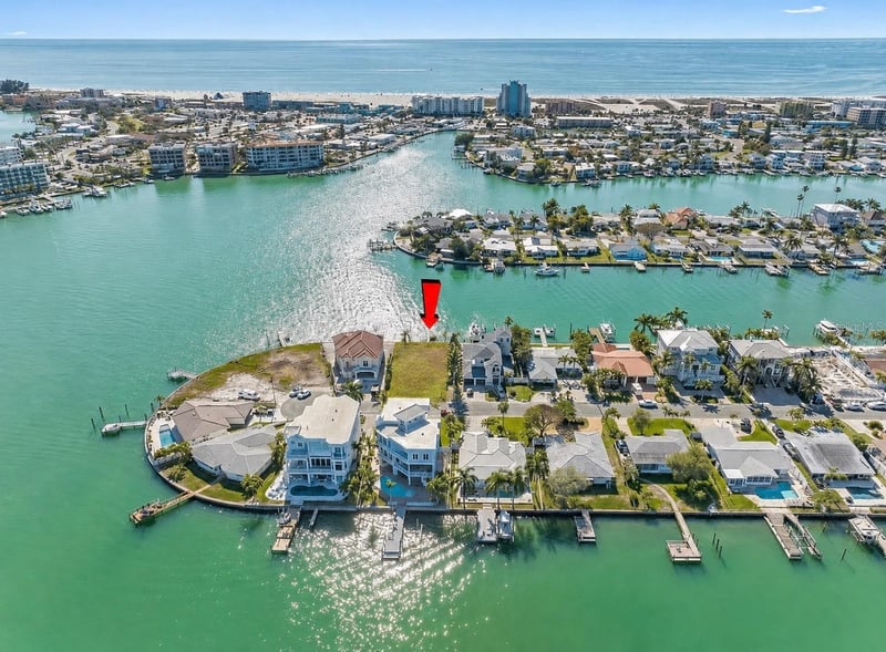 11100 5th St, Treasure Island, FL 33706
