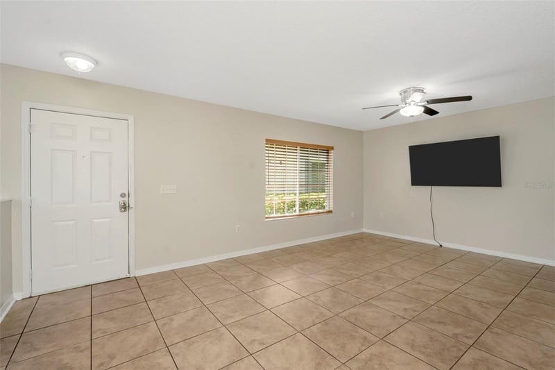 7361 Bank Dr, Tampa, FL 33617