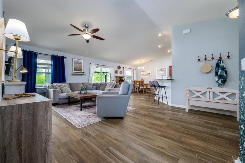 708 Tower Grove Dr, Plant City, FL 33567